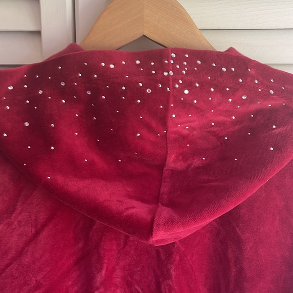 Red Velvet Hoodie - Picture 9 of 11